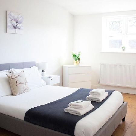 Large Ground Floor Pet Friendly 2 Bedroom Apartment With Free Parking ลอฟเบอเรอ ภายนอก รูปภาพ